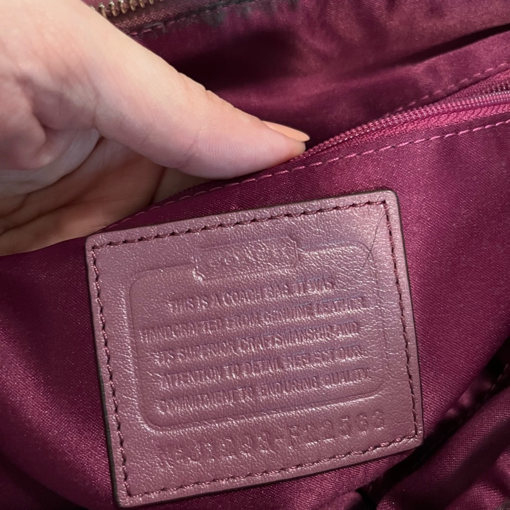 Authentic Coach Crossbody 🌟 - Picture 10 of 11